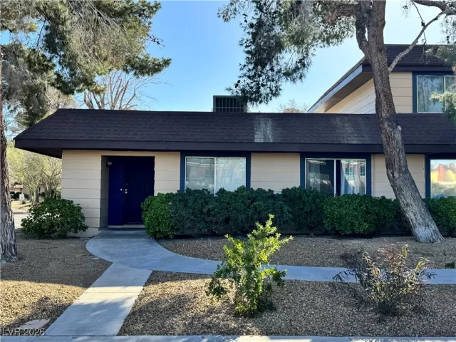 MLS: 2753210 Condo For Sale