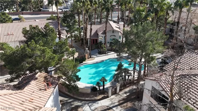 MLS: 2753439 Condo For Sale