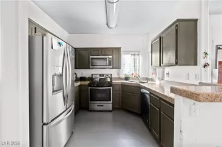 Photo #2: 2753439 Listing 