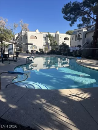 Photo #2: 2753485 Listing 