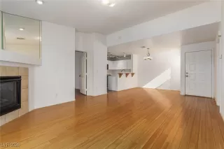 Photo #5: 2753487 Listing