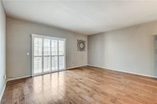 Photo #4: 2753629 Listing 