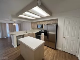 Photo #5: 2753652 Listing 