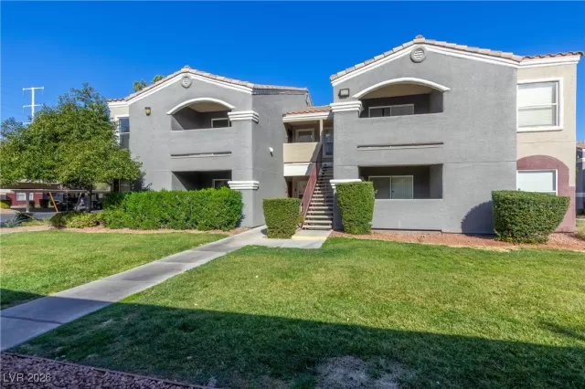 MLS: 2753710 Condo For Sale