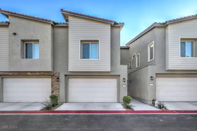 MLS: 2753722 Condo For Sale