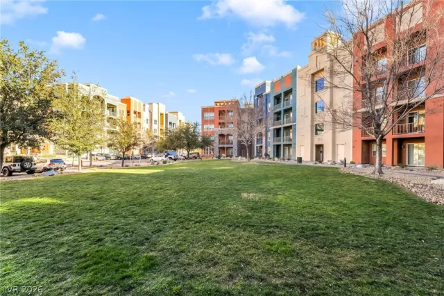 MLS: 2753735 Condo For Sale