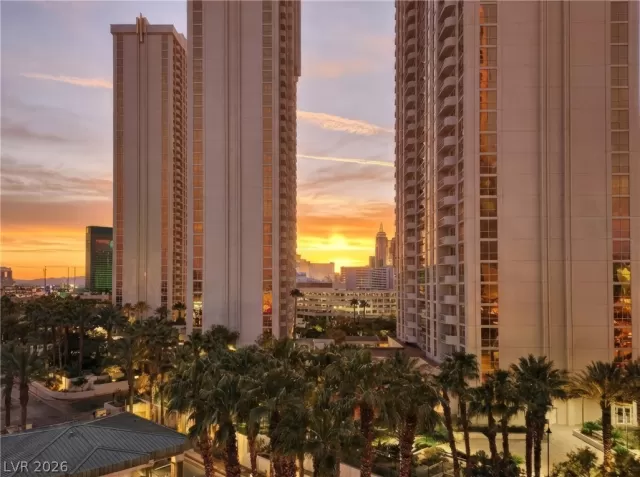 MLS: 2753739 Condo For Sale