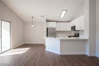 Photo #2: 2753759 Listing 