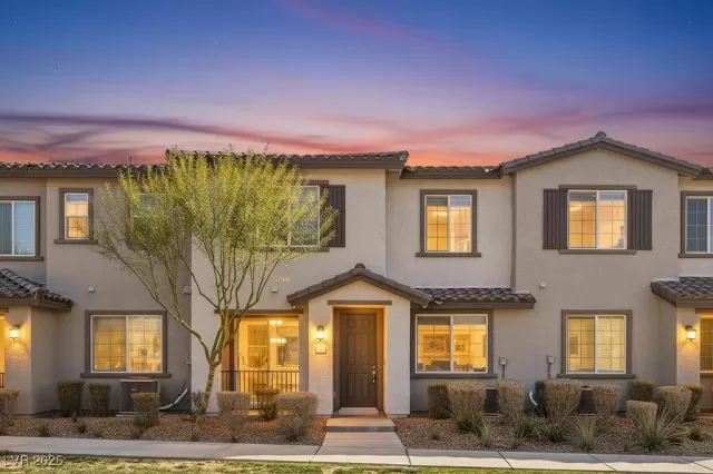 MLS: 2753766 Condo For Sale