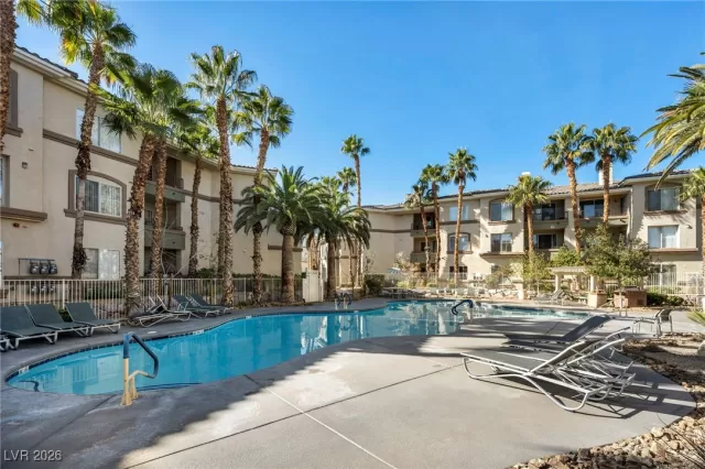 MLS: 2753866 Condo For Sale