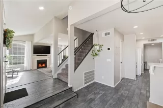 Photo #5: 2753870 Listing 