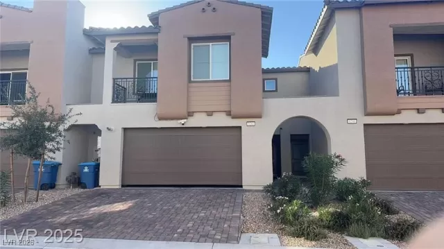 MLS: 2753947 Condo For Sale