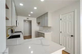 Photo #1: 2753956 Listing