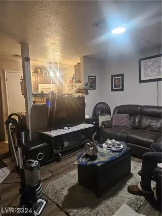 Photo #6: 2754060 Listing 