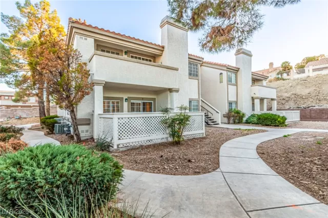 MLS: 2754065 Condo For Sale