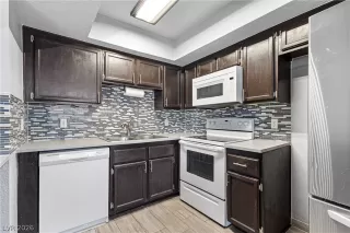 Photo #1: 2754152 Listing 