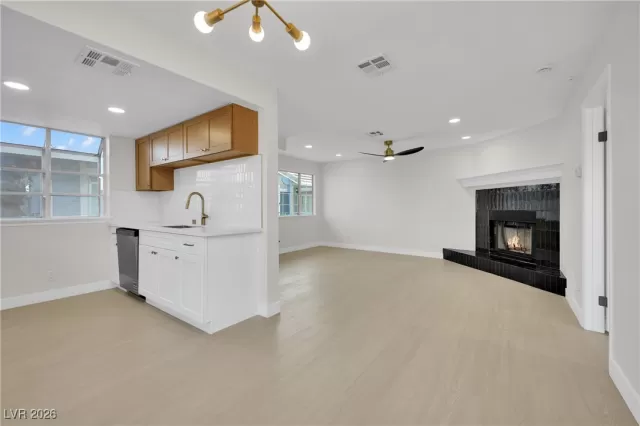 MLS: 2754193 Condo For Sale