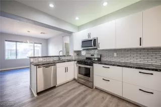 Photo #2: 2754202 Listing 