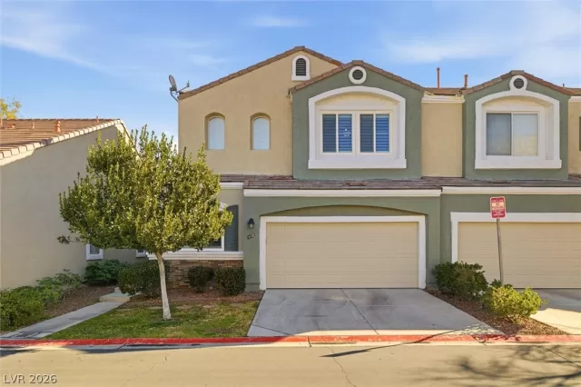 MLS: 2754324 Condo For Sale