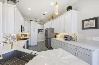 Photo #2: 2754329 Listing 