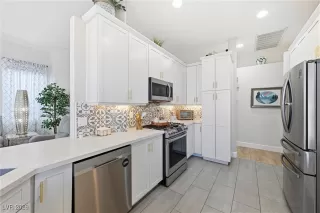 Photo #3: 2754329 Listing 