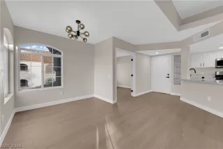 Photo #5: 2754352 Listing 