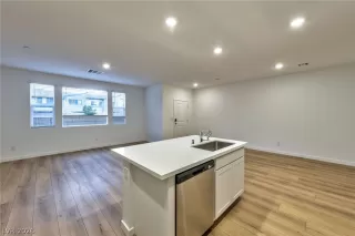 Photo #5: 2754376 Listing 