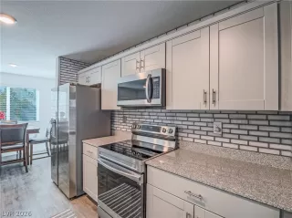 Photo #1: 2754401 Listing 