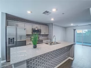 Photo #2: 2754401 Listing 