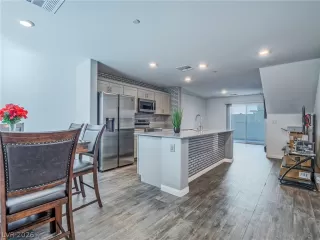 Photo #5: 2754401 Listing 