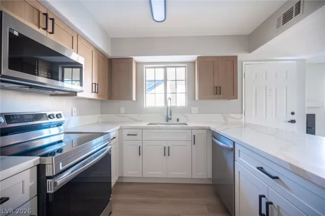 MLS: 2754424 Condo For Sale