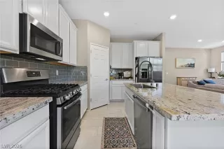 Photo #2: 2754486 Listing 