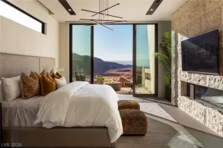 Photo #2: 2754516 Listing 