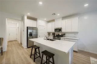 Photo #6: 2754561 Listing