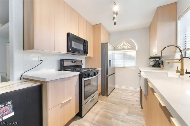 MLS: 2754562 Condo For Sale