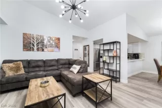 Photo #5: 2754602 Listing 