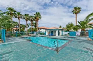 Photo #5: 2754638 Listing 