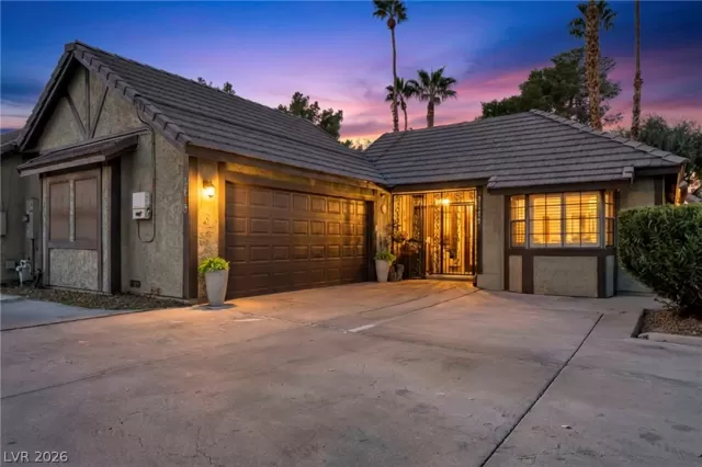 MLS: 2754848 Condo For Sale