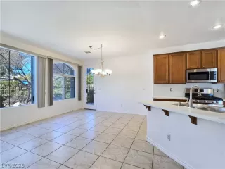 Photo #6: 2754932 Listing 