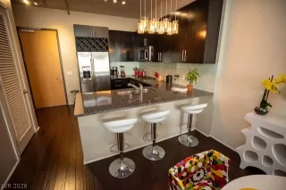 Photo #1: 2754943 Listing 