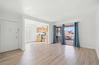 Photo #4: 2754955 Listing