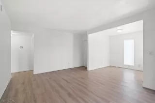 Photo #6: 2754955 Listing