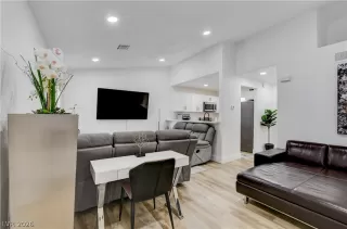 Photo #5: 2755001 Listing 