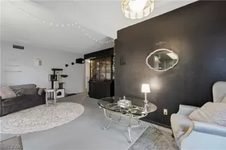 Photo #6: 2755060 Listing