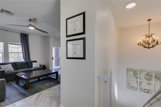 Photo #2: 2755071 Listing