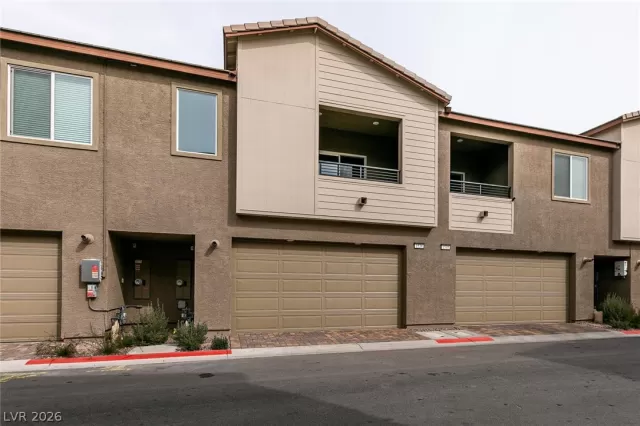 MLS: 2755096 Condo For Sale