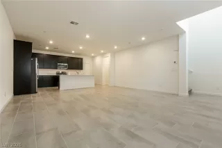 Photo #6: 2755096 Listing 