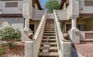 Photo #2: 2755098 Listing