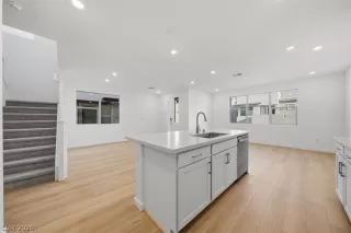 Photo #3: 2755155 Listing 