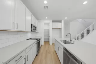 Photo #5: 2755155 Listing 